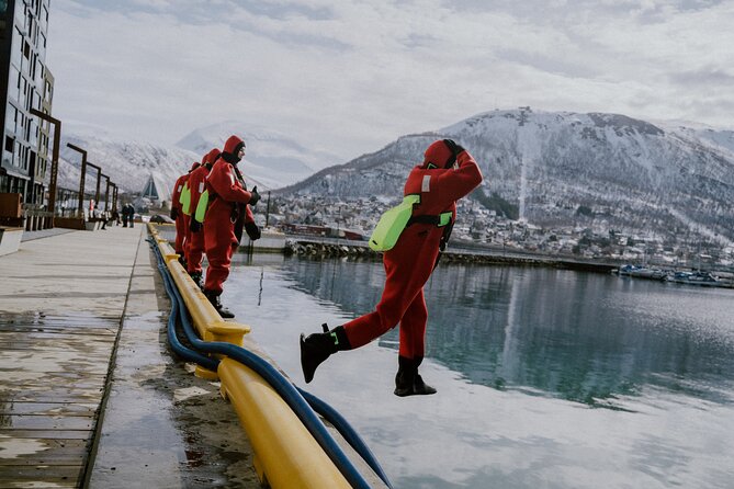 2 Hours Urban Arctic Floating Activity in the Harbours of Tromsø - Who should book, and who might not love it