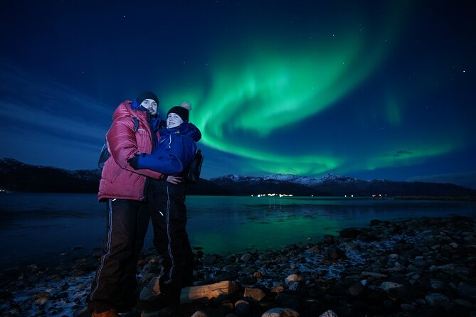 Aurora tour with free portrait and bonfire - The flow of the night: meeting in town, then chasing clear skies