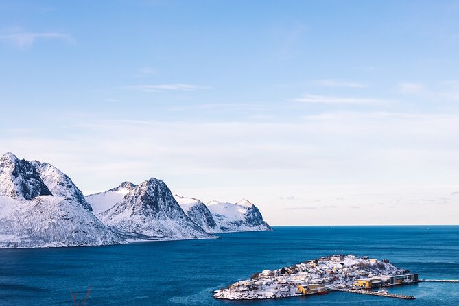 Discovery tour of the island of Senja and Kvaløya from Tromsø - Food and comfort: coffee, lunch, snacks, and a long day rhythm