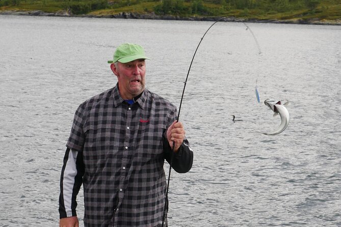 Fishing from shore - When the fish cooperate, and when they do not