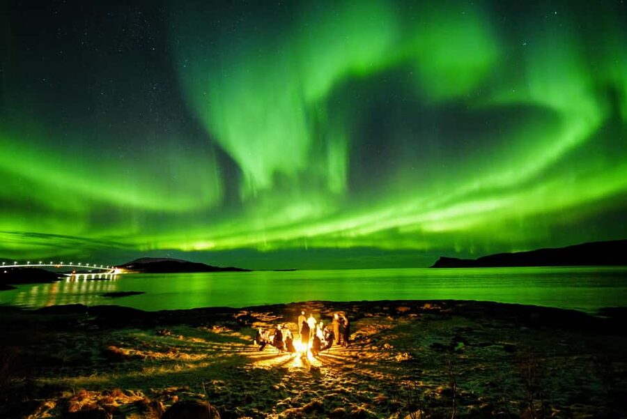 From Tromsø: Aurora Borealis Tour - Photo help that saves your night, tripod and camera settings