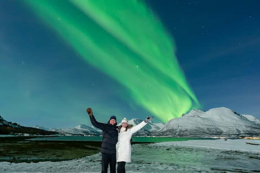 From Tromsø: Aurora Minibus Chase with Portrait and Hot Meal - Practical tips you should follow before your aurora chase