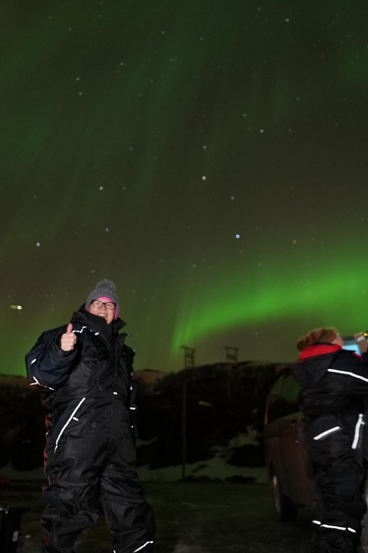 From Tromsø: Northern Lights Tour with Hot Drinks and Photos - How the Guide Chases the Aurora: Weather-Based Stops and Flexible Route Changes