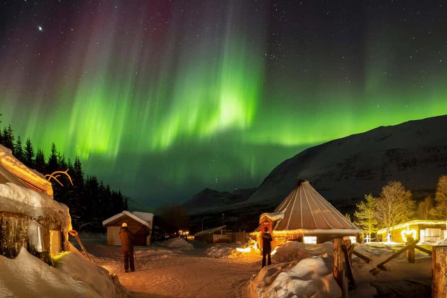 From Tromsø: Northern Lights Visit at Camp Tamok - The evening routine at Camp Tamok: briefing, walking, and staying alert