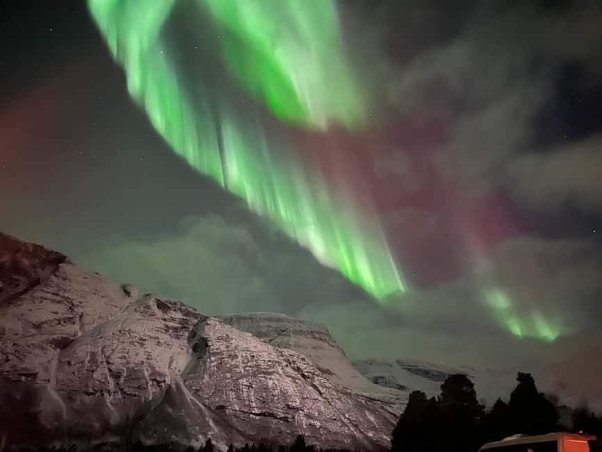 Full Night Magic of the Arctic Lights in Tromso - The real rhythm of the night: ride, pause, scan, repeat