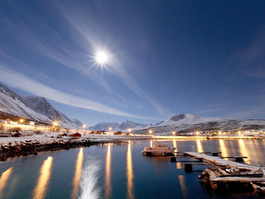 Lyngenalps: Northern Lights Snowmobile Safari - Meeting at XLyngen resort by the seaside: where the night starts