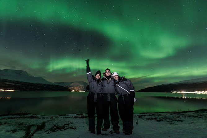 Minibus Northern Lights Chase with Photography from Tromsø - Campfire Food and the Rhythm of the Night
