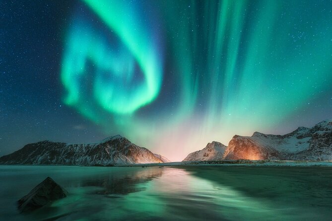 Northern light hunt in Tromsø. WiFi included - When WiFi matters: sharing moments without freezing your hands off