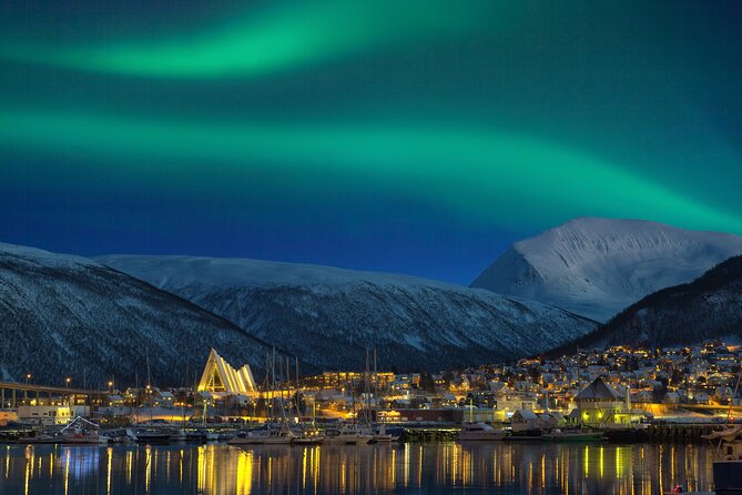 Northern light hunt in Tromsø. WiFi included - The Mercedes Sprinter plan: comfort, group size, and how you move