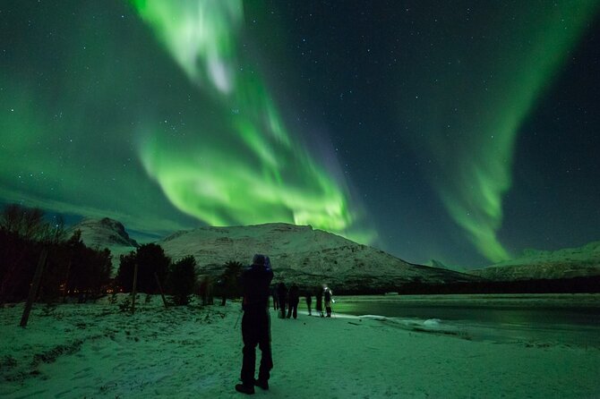 Northern Lights Chase by Bus in Tromso - Meeting at Samuel Arnesens gate 5 and what the 6:00 pm start changes