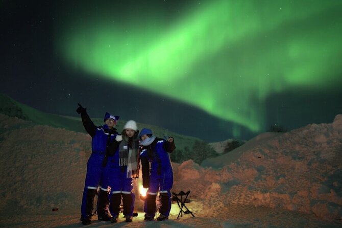 Small Northern Lights Tour Max 8 Guests Pickup and Photography - Why this small-group aurora chase works in Tromsø