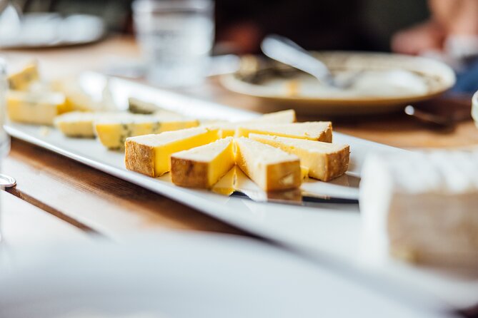 The Tromsø Food Walk, Taste your way through local history - Stop 3 at Torgsenteret and Snorre Art: a snack break with an art pause
