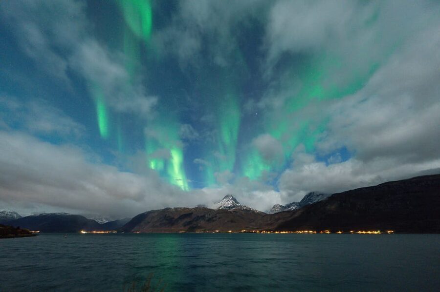 Tromsø: Aurora Borealis, Campfire, Hot Meal, Arctic Tour - The drive: winding roads, aurora science, and patience practice
