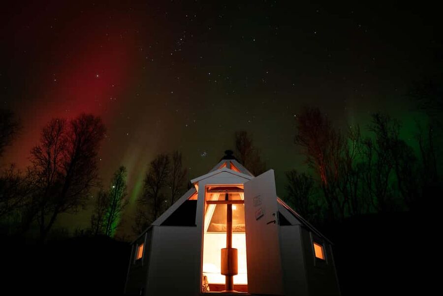 Tromsø: Aurora Crystal Lavvo Overnight Stay with Activities - Your day plan: fish soup, gear up, and the 2 km hike