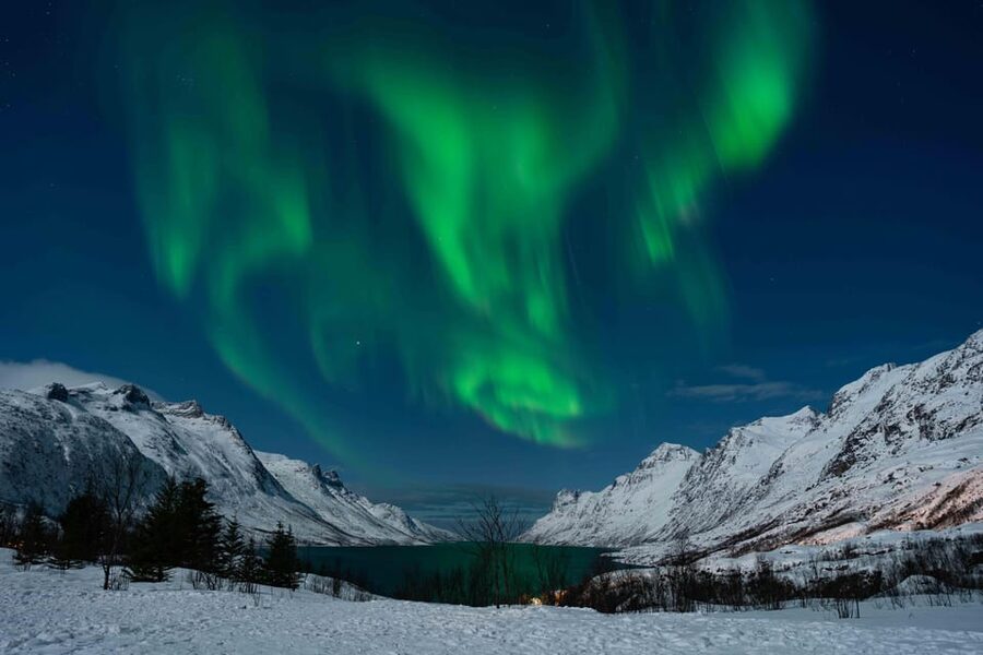 Tromsø: Aurora Tour with Photos, Campfire and Arctic Food - Aurora Chasing That Actually Adjusts: Forecasts, Repositioning, and Patience