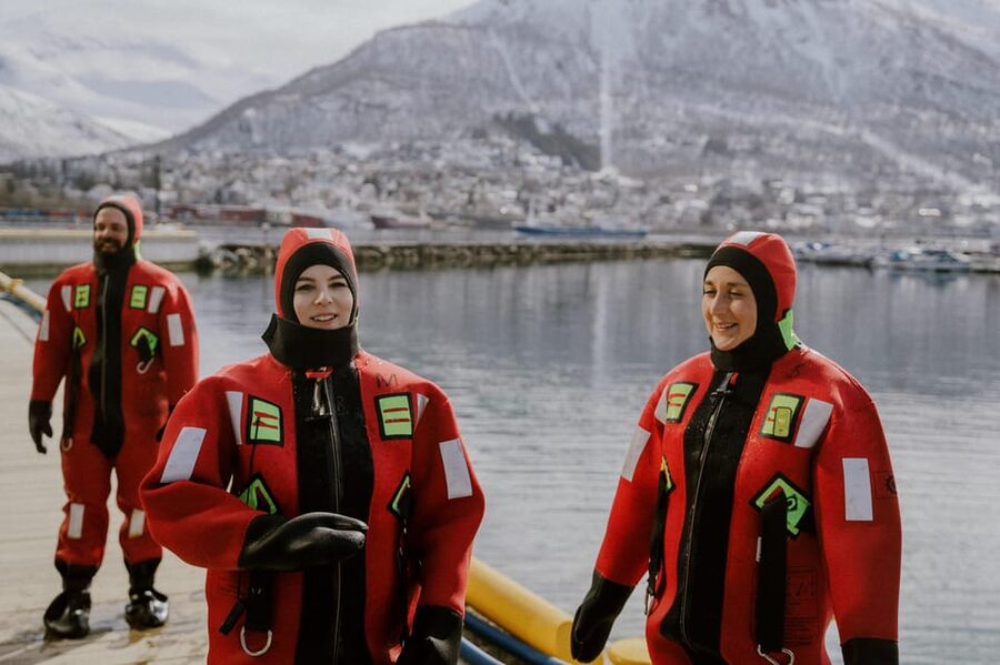 Tromsø city center Urban Floating experience - Rescue Suits, Warm Layers, and the Feel of Staying Comfortable