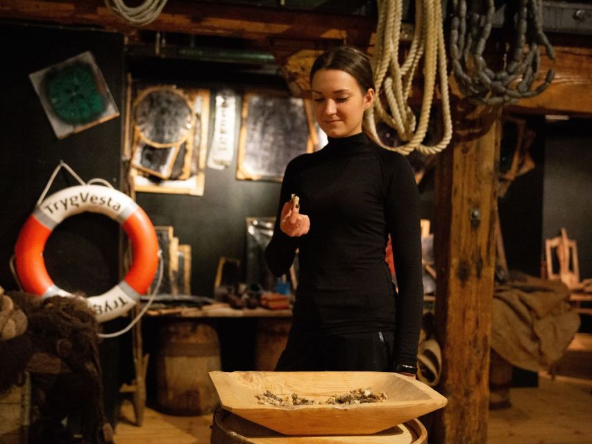 Tromso: Cod-Tasting Tour with Full Steam Museum Entry - Northern Lights Photography by Ole Salomonsen, Truls Iversen, and Per Ivar Somby