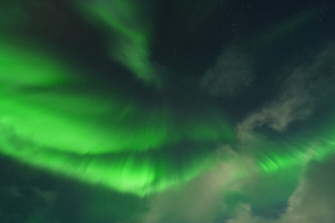 Tromsø: English/Spanish Aurora Pathfinder Tour with Photos - Stop 1 in Tromsø: Where You Spend the Night Watching the Sky
