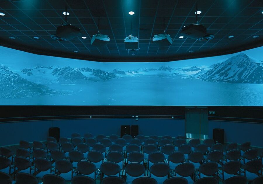 Tromsø: Entrance Ticket to Polaria - Polaria in Tromsø, the Indoor Arctic You Can Really Use