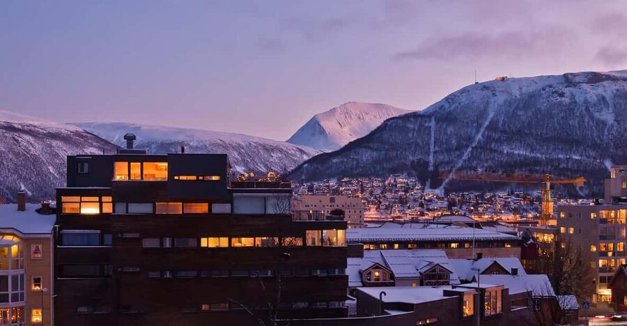 Tromso: Express Walk with a Local in 60 minutes - A 60-minute Tromsø walk is the right kind of efficient