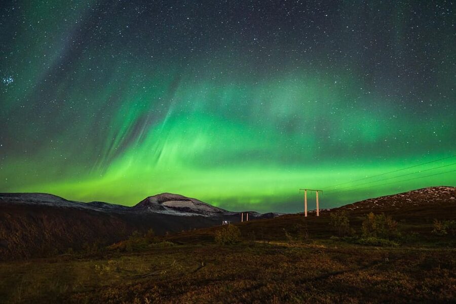Tromso: Express Walk with a Local in 60 minutes - Domkirka to Arctic Cathedral: the anchor sights that set the tone