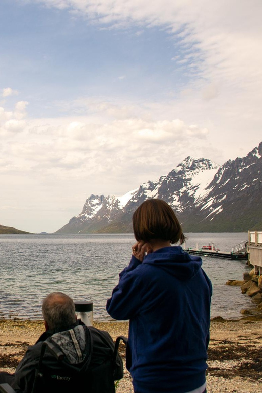 Tromsø: Fjords, Kvaløya & Sommarøy Accessible Tour w/ Lunch - What the guide shares: polar night ideas and sky surprises