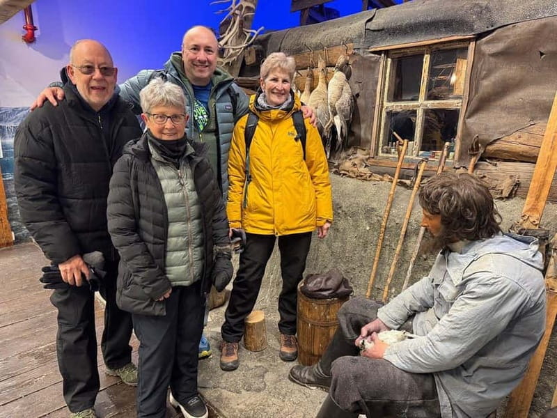 Tromsø: Guided Polar Bear Walk incl. Polaria & Polar Museum - What to bring, and how they help with winter conditions