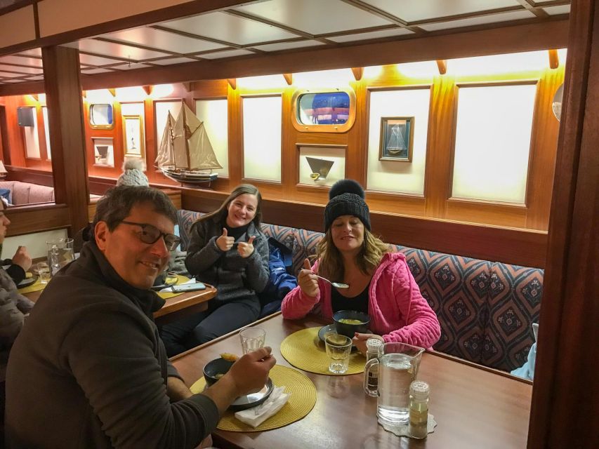 Tromso: Luxury Northern Lights Cruise with Hot Tub & Dinner - Deck time in winter: how to dress and what to bring