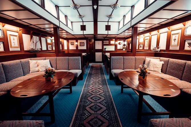 Tromso Luxury Sailing Yacht Polar Fjord Cruise with Lunch - Hot Tub Upgrade and Polar Plunge: Turning Arctic Cold Into a Controlled Thrill