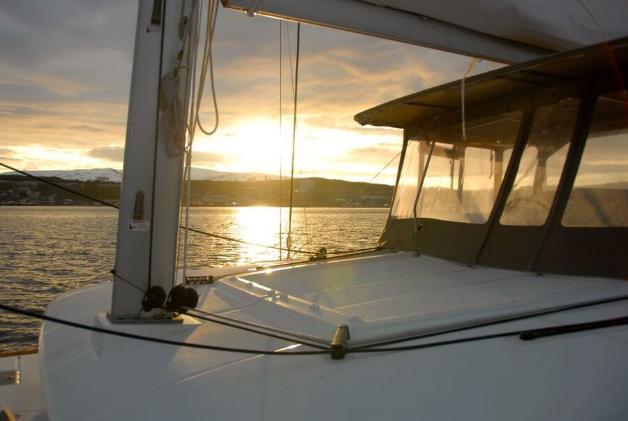 Tromsø: Midnight Sun Cruise in a Luxury Catamaran - Captain Per and the value of a real guide
