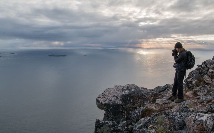 Tromsø: Midnight Sun Hike in the wilderness - Viewpoint time: fjords, peaks, valleys, and photo opportunities