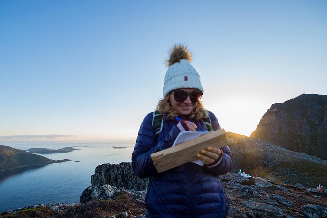 Tromsø: Midnight Sun Hike with Wandering Owl - Lunch, hot drinks, and that “Arctic comfort” feeling