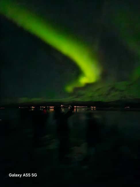 Tromsø:Northern light tour with mini bus i Tromsø - HD Photos After the Tour, So You Don’t Go Home With Just Blurry Memories