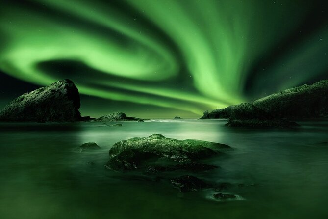 Tromsø, Northern Lights and Wilderness Evening Catamaran Cruise - How The 2.5-hour Cruise Unfolds: A Guided Aurora Hunt With Time To Watch