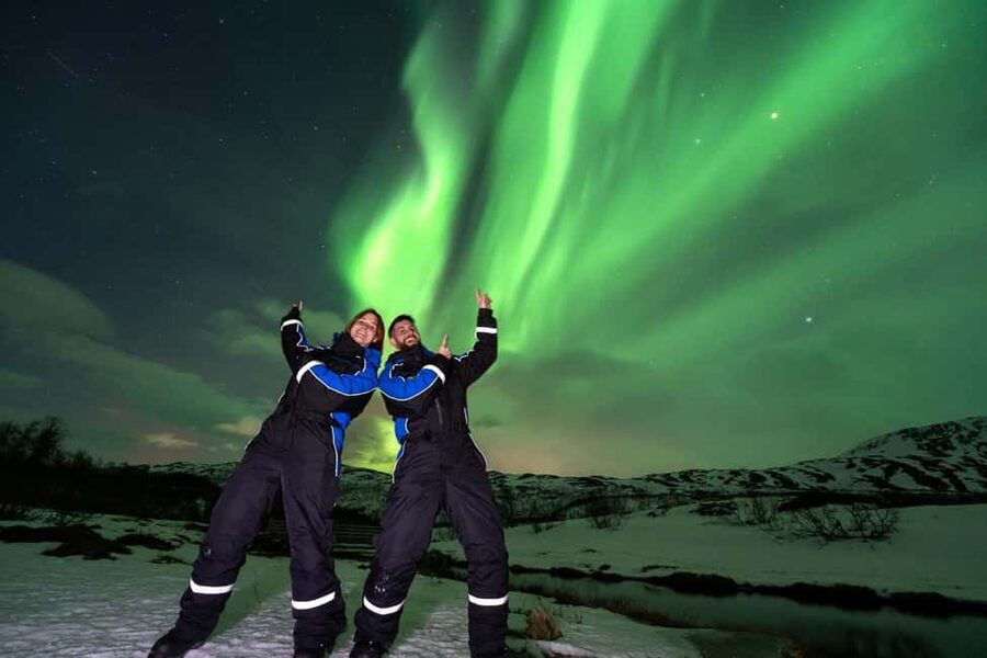 Tromsø: Northern Lights Chase + Free Professional Photos - Your 8-hour rhythm: briefing, drives, camp, and the long wait