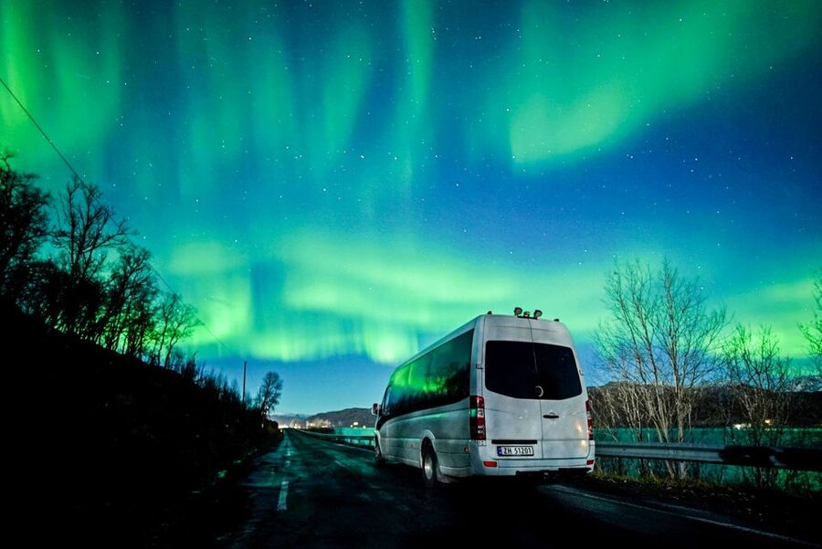 Tromsø: Northern Lights Chase Minibus Tour - The minibus ride and stops: what that 7-hour rhythm feels like