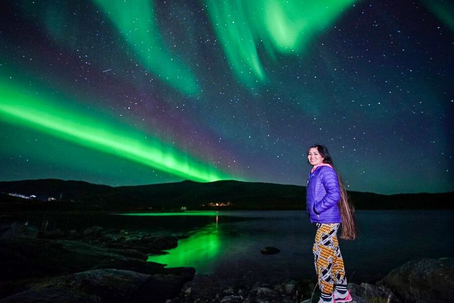 Tromsø: Northern Lights Chase Minibus Tour - Professional aurora photos and camera tips that actually help