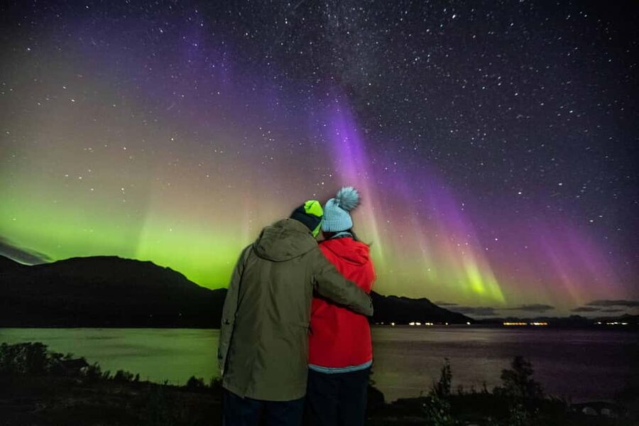 Tromsø: Northern Lights Chase with Free Photos - Aurora hunting in Tromsø, with the “chase” part taken seriously