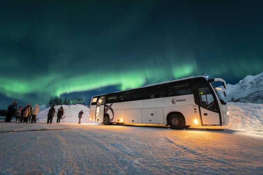 Tromso: Northern Lights Chase with Photo Package Included - The 6.5-hour rhythm: how the night usually unfolds