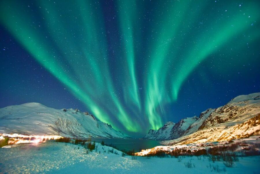 Tromso: Northern Lights Photography Tour by Bus (or miniBus) - Meeting point in Tromsø: where to go before you freeze