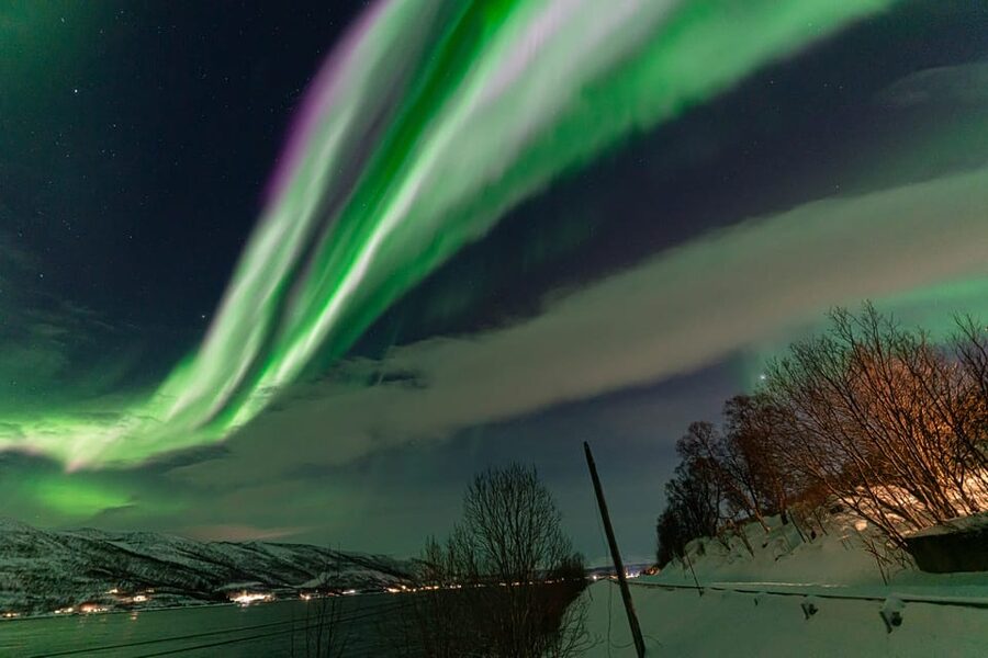 Tromsø: Northern Lights Tour w/Photo, Suits and Local Guide - The photo magic: professional settings, lots of shots, and fast delivery