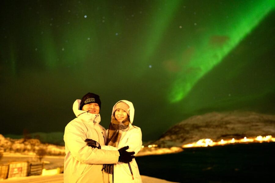 Tromsø: Northern Lights Tour with Local Guide and Photos - What the 4 to 7 hour night actually looks like, and how to dress