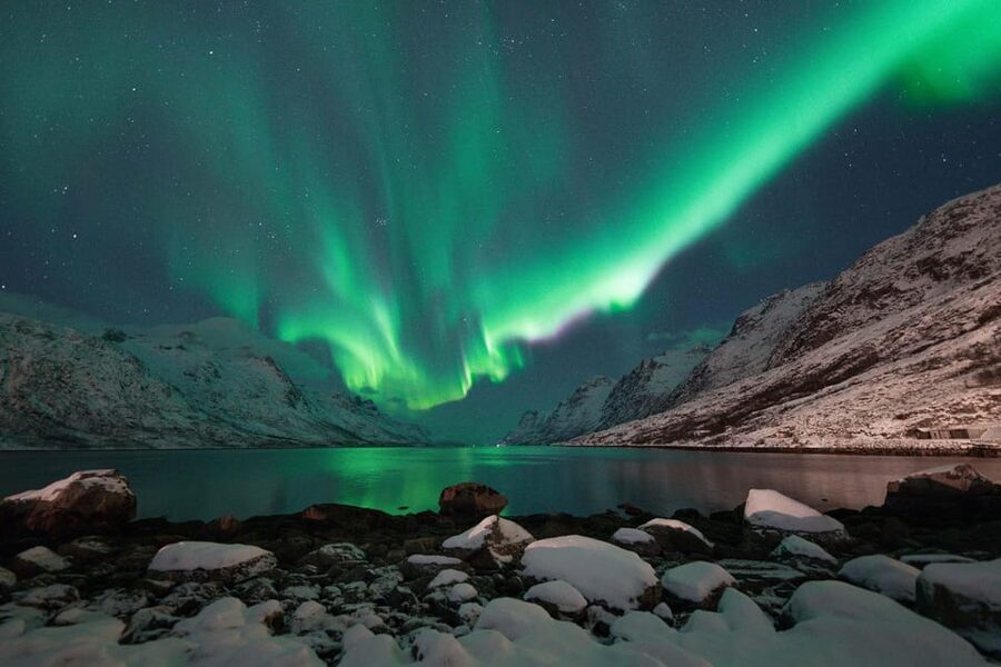 Tromsø: Northern Lights Tour with Local Guide and Photos - The photo guide setup: how you get portraits, not just screenshots