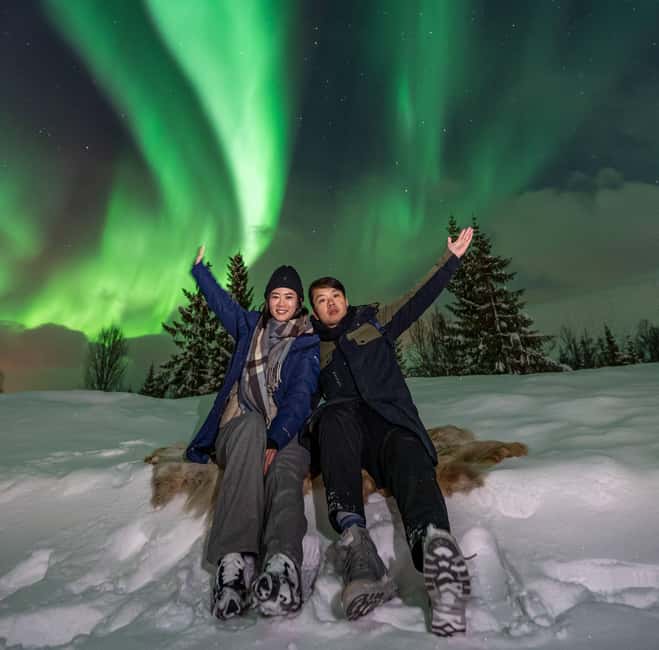 Tromsø: Northern Lights Tour with Professional Photographer - The bus ride: one hour of warmth before you go outside
