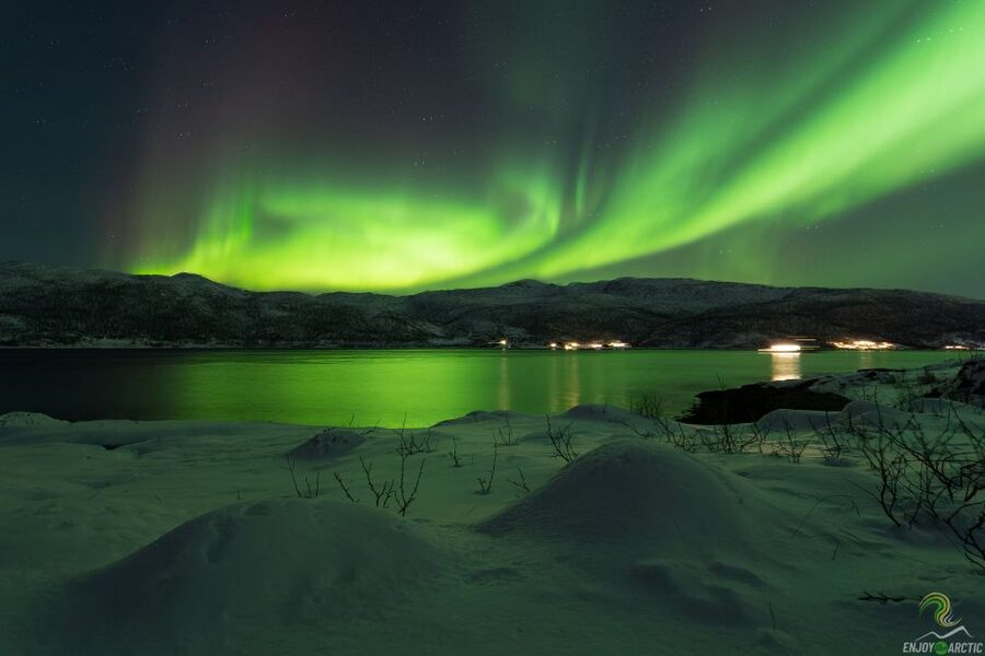 Tromsø: Northern Lights Trip with Campfire and Snacks - Warmth Logistics: Thermal Suits, Camping Chairs, and the Heated Bus Option