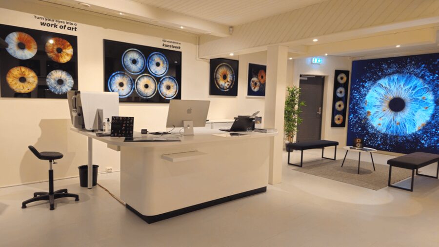 Tromsø: Reveal Your Eye Experience at the Iris Galerie - Iris Galerie in Tromsø: a quirky, personal Arctic souvenir