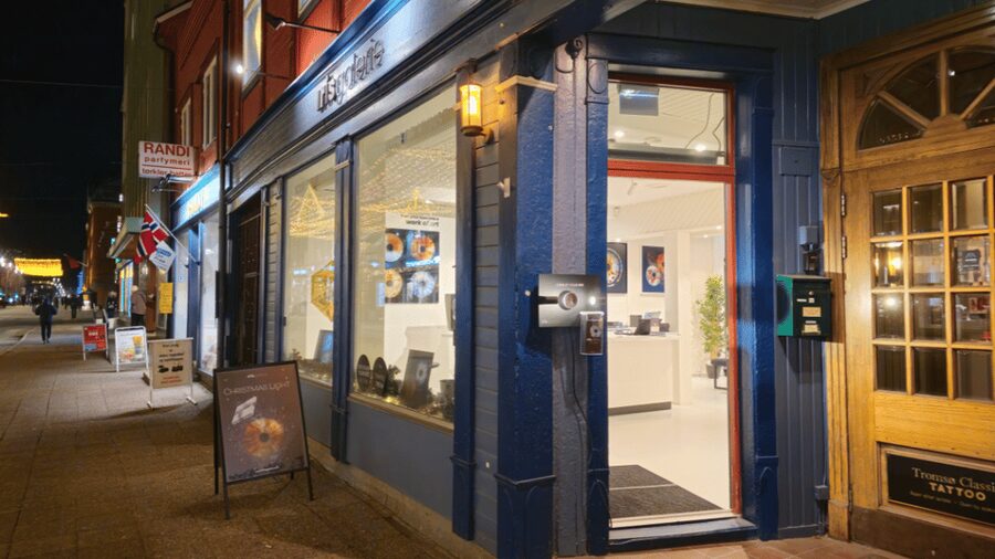 Tromsø: Reveal Your Eye Experience at the Iris Galerie - Should you book Iris Galerie in Tromsø?