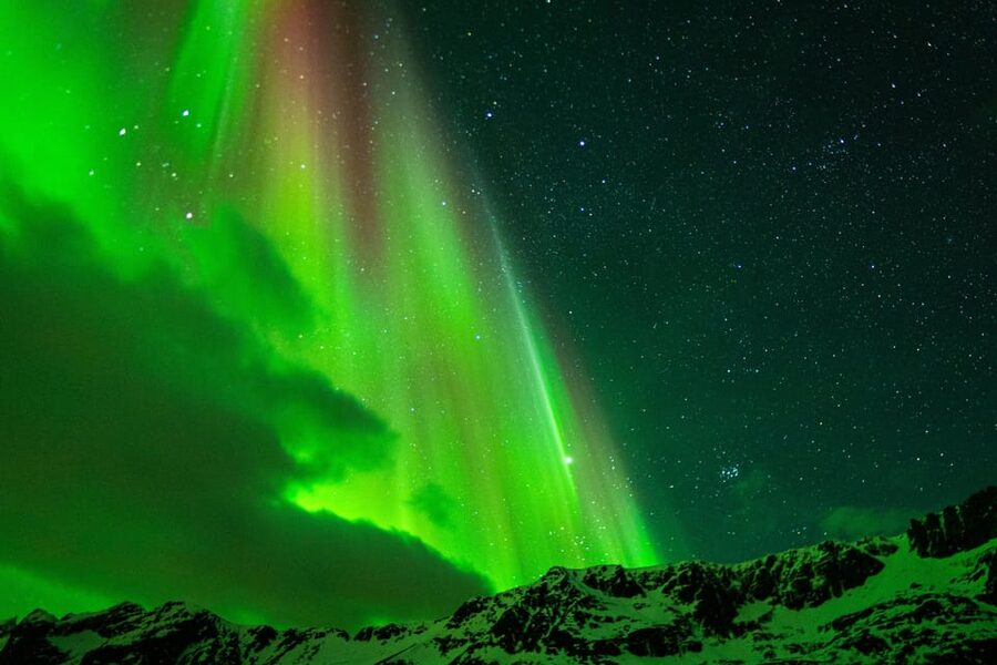 Tromsø: Small-Group Adventurous Northern Lights Hunt - How your guide hunts the aurora: last-minute decisions that actually help