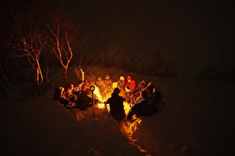 Tromsø: Small Group Northern Lights Hunt - Camera help and emailed photos: what you’ll get beyond just watching