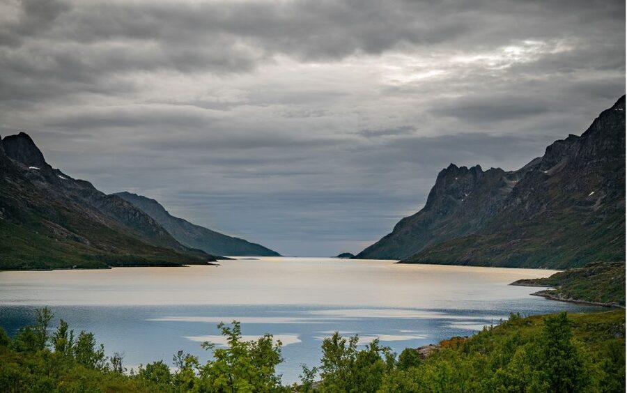 Tromsø: Sommaroy Fjord Tour with Lunch Option & Midnight Sun - Weather reality in northern Norway, and how the tour responds